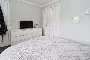 Barrell Close Frating - click for photo gallery